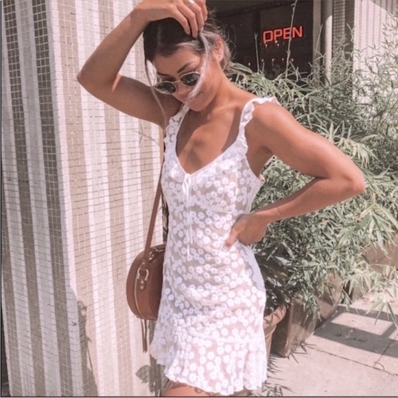 Hello Molly United Hearts White Embroidered Floral mini Dress White Small 4 - Picture 3 of 12